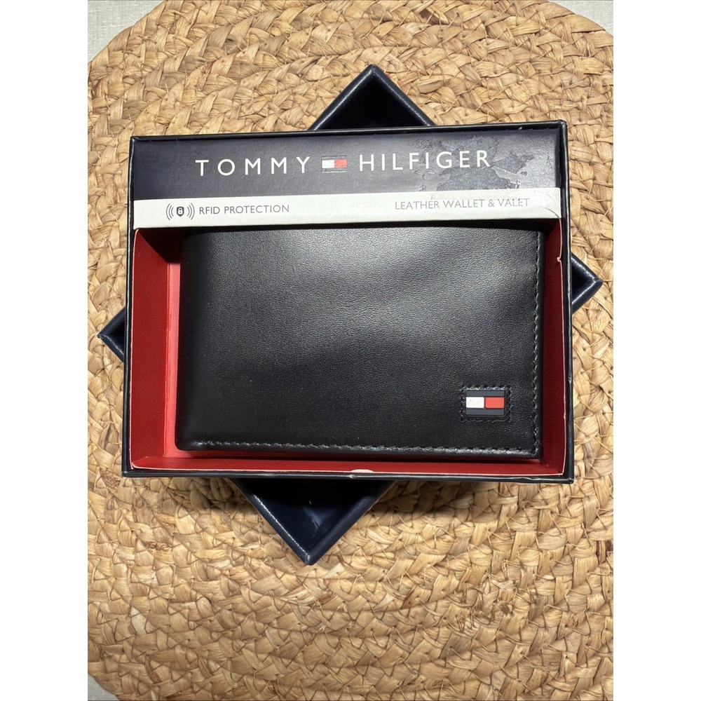 Tommy Hilfiger Men's RFID Protection Leather Wallet Bifold Brown 31HP220033